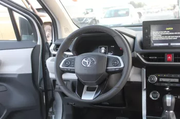 Toyota Veloz 1.5l PETROL FWD 2023 SILVER