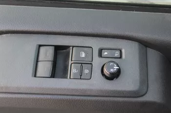 New 2023 Toyota Hiace Manual 2.8L Diesel white-for export-only