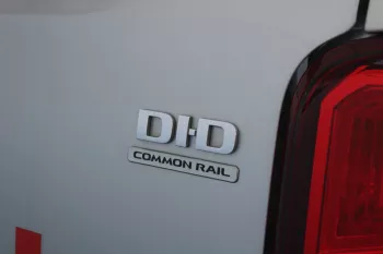 MITSUBISHI L200 2.4L 4×4 D/C MID OPTION MT DIESEL 2022