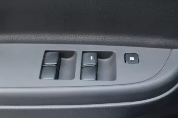 MITSUBISHI L200 2.4L 4×4 D/C MID OPTION MT DIESEL 2022