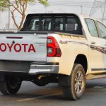 Toyota Hilux GXR SR5 2023 Petrol 2.7L White Color - Thumbnail 6
