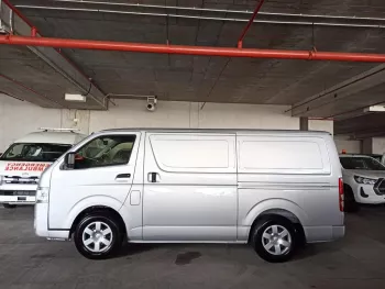 TOYOTA HIACE 3,0L DIESEL STANDARD ROOF PANNEL VAN MANUAL 2020