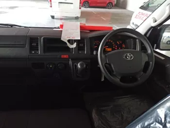 TOYOTA HIACE 3,0L DIESEL STANDARD ROOF PANNEL VAN MANUAL 2020