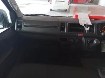TOYOTA HIACE 3,0L DIESEL STANDARD ROOF PANNEL VAN MANUAL 2020