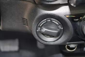 TOYOTA HILUX 2.4L DIESEL 4WD DOUBLE CAB HIGH - AUTO