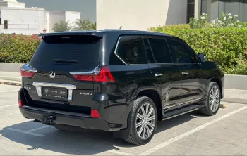 Lexus LX 570 V8 GCC Specs 2017 Model Year Black Color