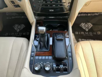 Lexus LX 570 V8 GCC Specs 2017 Model Year Black Color