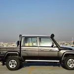 2023 TOYOTA LAND CRUISER 79 DOUBLE CAB PICKUP LIMITED V8 4.5L TURBO DIESEL 4WD MANUAL TRANSMISSION - Thumbnail 4