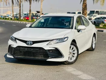 Toyota Camry LE 2.5L Petrol FWD 2023 Model Year White