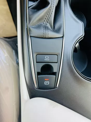 Toyota Camry LE 2.5L Petrol FWD 2023 Model Year White