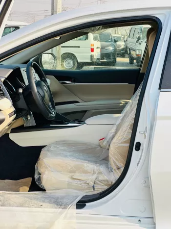 Toyota Camry LE 2.5L Petrol FWD 2023 Model Year White