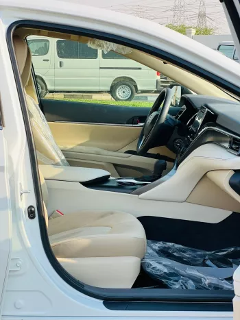 Toyota Camry LE 2.5L Petrol FWD 2023 Model Year White
