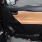 LHD - TOYOTA FORTUNER 2.7L PETROL  4WD E AUTO 2023 - Thumbnail 18