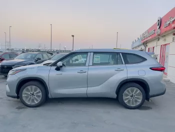 Toyota Highlander 2.5L Limited Hybrid 2023 Model Year