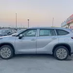 Toyota Highlander 2.5L Limited Hybrid 2023 Model Year - Thumbnail 4