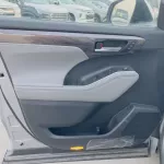 Toyota Highlander 2.5L Limited Hybrid 2023 Model Year - Thumbnail 8