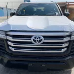 Toyota Land Cruiser GX.R 3.3L DIESEL A/T 4WD 2023 Model Black Color - Thumbnail 2