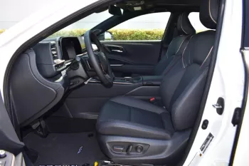 TOYOTA CROWN PLATINUM HYBRIDMAX 2.4L AWD AT 2023 MODEL YEAR