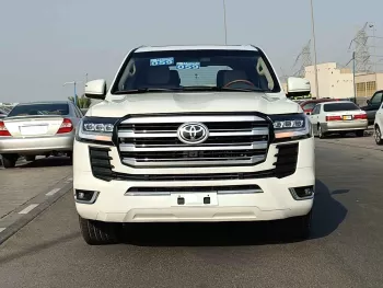 Toyota Land Cruiser VXR Full Option Petrol 5.7L V8 4WD 2014 White Color