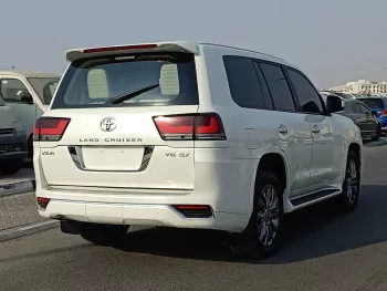 Toyota Land Cruiser VXR Full Option Petrol 5.7L V8 4WD 2014 White Color