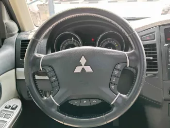 Mitsubishi Pajero GLS SUNROOF FULL OPTION 3.5L V6 4WD PETROL SILVER 2014