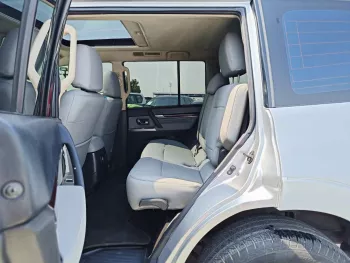 Mitsubishi Pajero GLS SUNROOF FULL OPTION 3.5L V6 4WD PETROL SILVER 2014