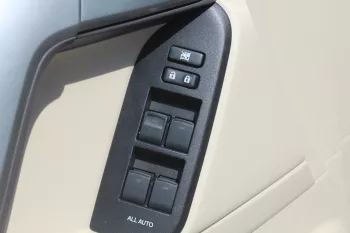 Toyota Prado 4.0L Petrol 4wd 2023 White