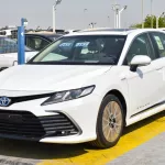 Toyota Camry GLE 2.5L Hybrid 2024 Model Year White Color - Thumbnail 3