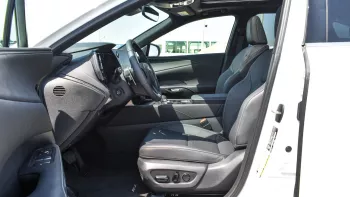 Lexus RX 350h Hybrid V4 AWD 2023 White Color