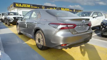 Toyota Camry Hybrid Grande 2.5L V4 2024 Gray Color