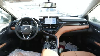 Toyota Camry Hybrid Grande 2.5L V4 2024 Gray Color