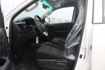 Toyota Hilux 2.4L DIESEL 4WD 2023 WHITE