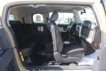 Toyota FJ Cruiser 4.0L PETROL 4WD 2023 BEIGE