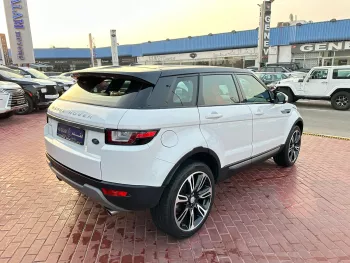 Land Rover Range Rover Evoque 2.0L V4 2016 White Color