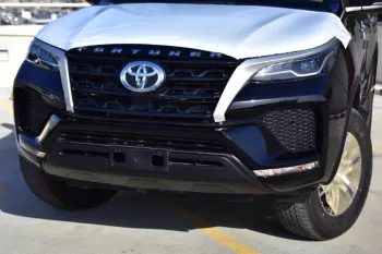 TOYOTA FORTUNER SR5 2.7L PETROL 4WD 2023 MODEL YEAR