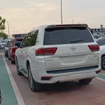 Toyota Land Cruiser VXR Full Option Petrol 5.7L V8 2014 Model Year - Thumbnail 26