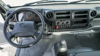 2024 HINO 300 3711 SC CHASIS 4.0L DIESEL MT – WHITE