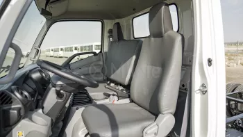 2024 HINO 300 3711 SC CHASIS 4.0L DIESEL MT – WHITE