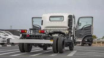 2023 ISUZU NPR85H CHASSIS 3.0L DIESEL MT MY2023 – WHITE
