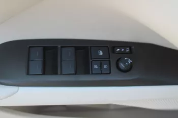 Toyota Camry GLE WITHOUT SUNROOF 2.5L PETROL FWD 2023 BLACK