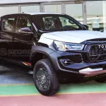 Toyota Hilux 4.0L 2024 model year black color 4WD A/T - Thumbnail 1