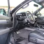 Toyota Hilux 4.0L 2024 model year black color 4WD A/T - Thumbnail 6