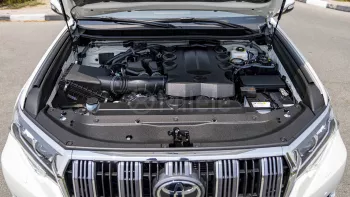 2023 TOYOTA PRADO VXR 4.0L PETROL AT TIRE BACK MY2023 – PEARL WHITE