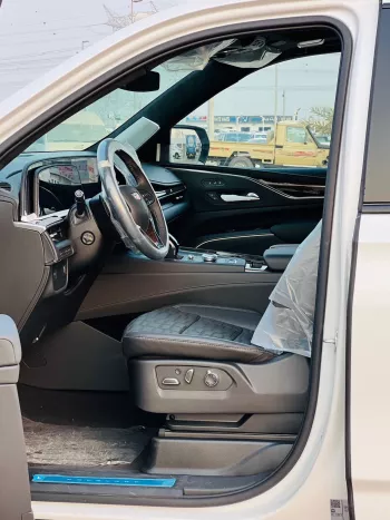 Cadillac Escalade  Platinum Sport V8 6.2L 2023 White Color