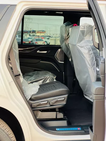 Cadillac Escalade  Platinum Sport V8 6.2L 2023 White Color