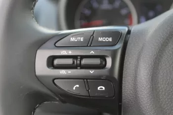 Kia Pegas 1.4l petrol fwd 2023 model year white