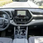 2023 TOYOTA HIGHLANDER GLE 2.5P HEV AT– BLACK - Thumbnail 5