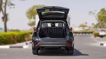 2023 TOYOTA HIGHLANDER GLE 2.5P HEV AT– BLACK