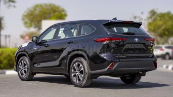 2023 TOYOTA HIGHLANDER GLE 2.5P HEV AT– BLACK