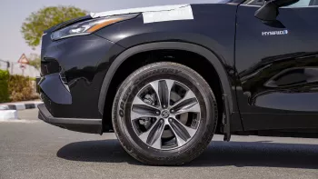 2023 TOYOTA HIGHLANDER GLE 2.5P HEV AT– BLACK